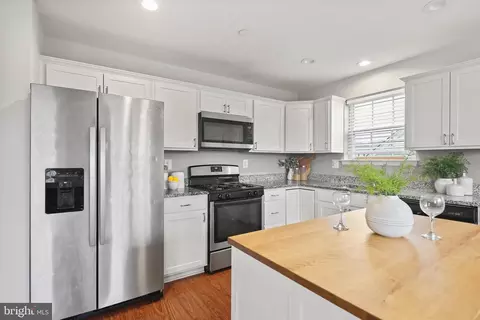 Kitchen - 617 W Cedar Hill Rd, Brooklyn, MD 21225 photo 2 of 4
