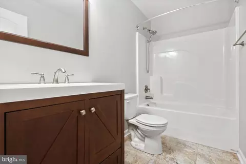 Entry Way - 617 W Cedar Hill Rd, Brooklyn, MD 21225 photo 2 of 3