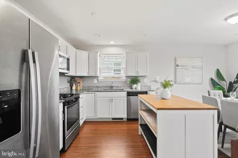 Kitchen - 617 W Cedar Hill Rd, Brooklyn, MD 21225 photo 1 of 4