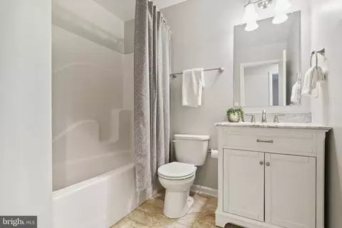 Bath - 617 W Cedar Hill Rd, Brooklyn, MD 21225 photo 3 of 5