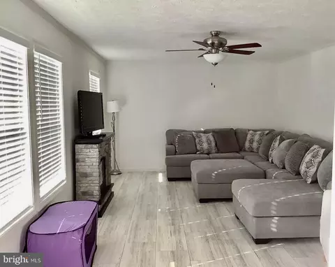 91 Berts Dr, Lothian, MD 20711 photo 2