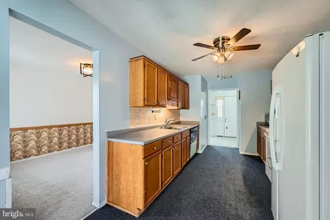 7887 Brighton Ct, Pasadena, MD 21122 photo 9