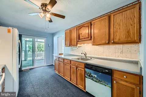 7887 Brighton Ct, Pasadena, MD 21122 photo 14