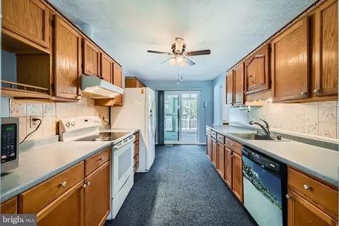 7887 Brighton Ct, Pasadena, MD 21122 photo 12