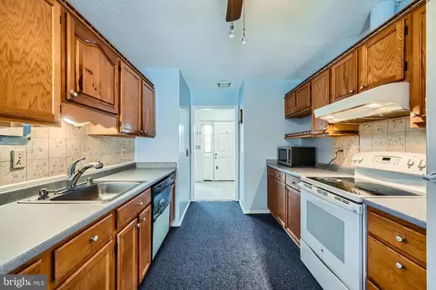 7887 Brighton Ct, Pasadena, MD 21122 photo 10