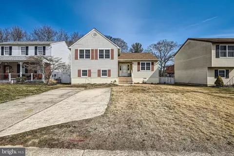 7887 Brighton Ct, Pasadena, MD 21122 photo 2