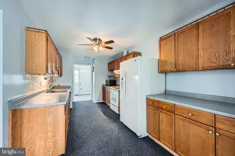 7887 Brighton Ct, Pasadena, MD 21122 photo 8