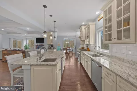 Kitchen - 963 Phillips Dr, Arnold, MD 21012 photo 3 of 4
