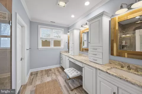 Entry Way - 963 Phillips Dr, Arnold, MD 21012 photo 4 of 5