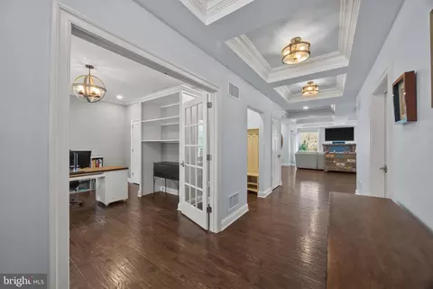 Entry Way - 963 Phillips Dr, Arnold, MD 21012 photo 1 of 5
