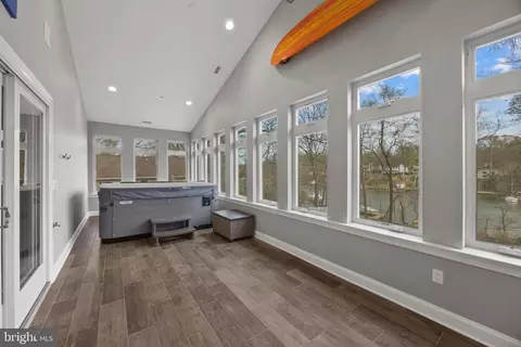 Entry Way - 963 Phillips Dr, Arnold, MD 21012 photo 3 of 5