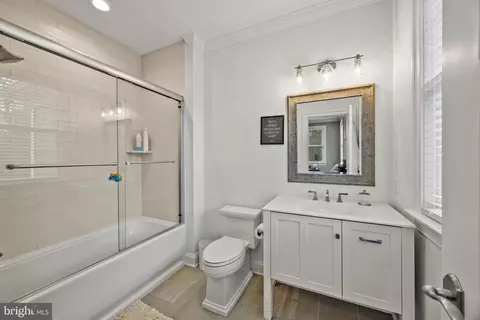 Bath - 963 Phillips Dr, Arnold, MD 21012 photo 1 of 3