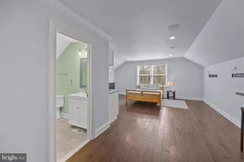 Entry Way - 963 Phillips Dr, Arnold, MD 21012 photo 5 of 5