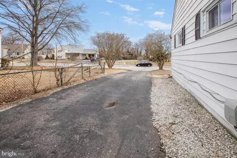 127 Sandy Beach Dr, Pasadena, MD 21122 photo 24