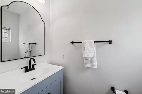 Bath - 1024 Murdoch Ct, Crofton, MD 21114 photo 1 of 3