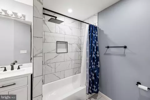 Bath - 1024 Murdoch Ct, Crofton, MD 21114 photo 3 of 3