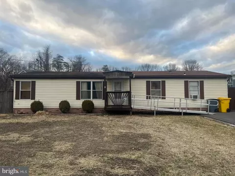 24 Chestnut Hill Ave, Severna Park, MD 21146