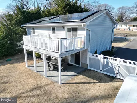 Exterior - 1613 Colony Rd, Pasadena, MD 21122 photo 1 of 4