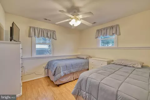 Bedroom - 1613 Colony Rd, Pasadena, MD 21122 photo 6 of 6