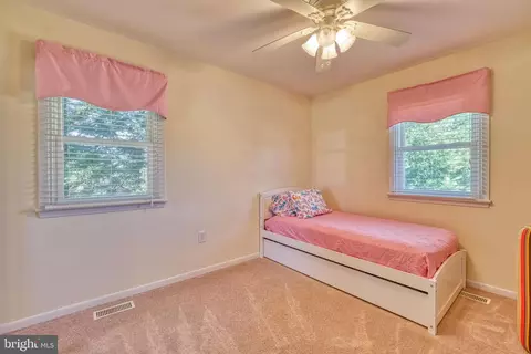 Bedroom - 1613 Colony Rd, Pasadena, MD 21122 photo 2 of 6