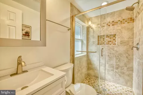 Bath - 1613 Colony Rd, Pasadena, MD 21122 photo 3 of 3