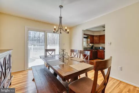 Dining - 1613 Colony Rd, Pasadena, MD 21122 photo 3 of 4