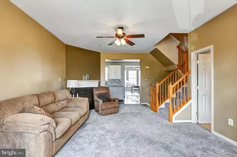 7542 E Plateau Dr, Hanover, MD 21076 photo 2