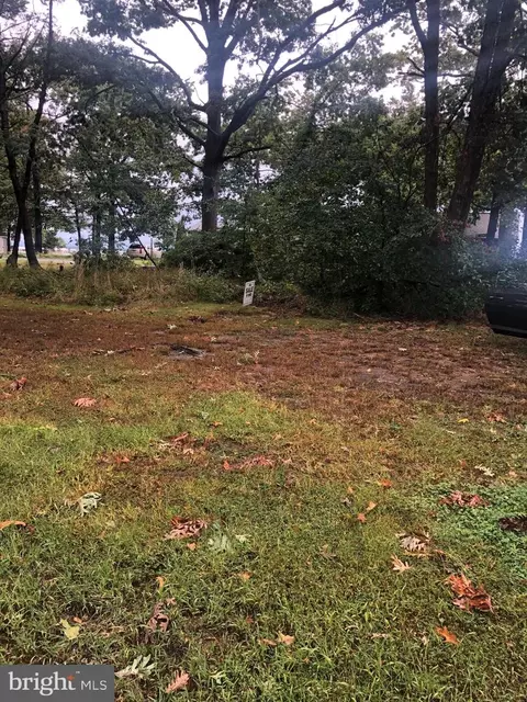5250 Al Jones Dr, Shady Side, MD 20764