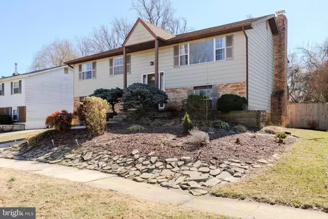 492 Century Vista Dr, Arnold, MD 21012