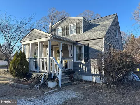 1818 Division Rd, Pasadena, MD 21122