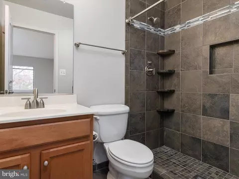 Bath - 1227 E Gemini Dr #1227-E, Annapolis, MD 21403 photo 3 of 3