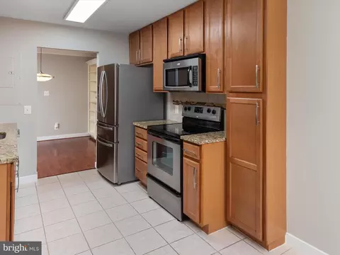 Kitchen - 1227 E Gemini Dr #1227-E, Annapolis, MD 21403 photo 2 of 3
