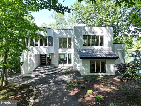 Exterior - 378 Forest Beach Rd, Annapolis, MD 21409 photo 1 of 2