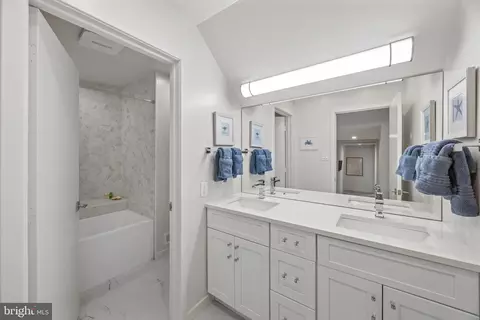 Bath - 378 Forest Beach Rd, Annapolis, MD 21409 photo 3 of 3