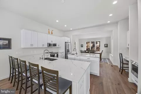 Kitchen - 378 Forest Beach Rd, Annapolis, MD 21409 photo 2 of 3