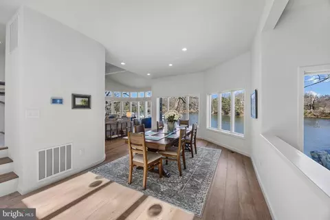 Dining - 378 Forest Beach Rd, Annapolis, MD 21409 photo 2 of 3