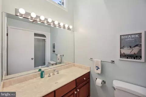 Bath - 1601 Cliff Dr, Edgewater, MD 21037 photo 1 of 4