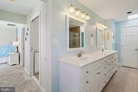 Entry Way - 1601 Cliff Dr, Edgewater, MD 21037 photo 7 of 7