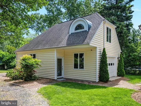 Exterior - 1601 Cliff Dr, Edgewater, MD 21037 photo 4 of 10