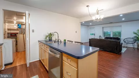 Entry Way - 9 C Heritage Ct, Annapolis, MD 21401 photo 1 of 3