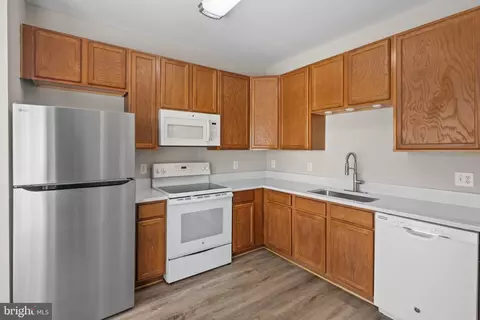 Kitchen - 1926 Hackberry Ct, Odenton, MD 21113 photo 4 of 4