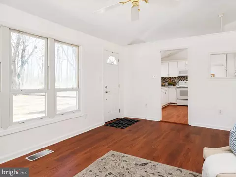 Living - 6432 Shady Side Rd W, Shady Side, MD 20764 photo 1 of 3