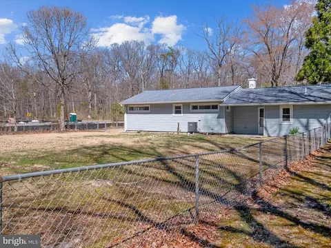 Exterior - 6432 Shady Side Rd W, Shady Side, MD 20764 photo 3 of 7