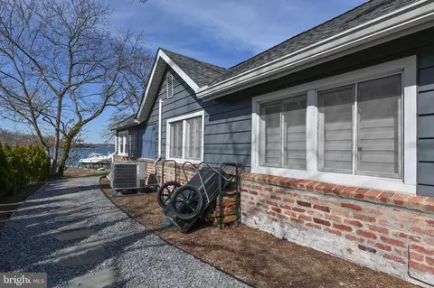 Exterior - 3528 S River Ter, Edgewater, MD 21037 photo 6 of 12
