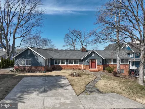 Exterior - 3528 S River Ter, Edgewater, MD 21037 photo 3 of 12