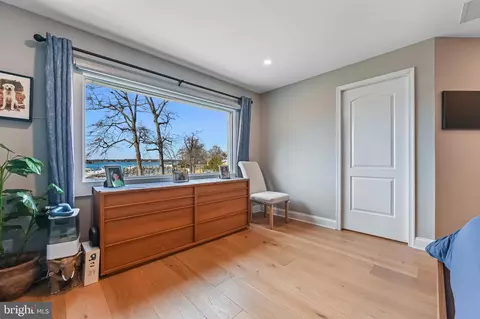 Bedroom - 3528 S River Ter, Edgewater, MD 21037 photo 3 of 5