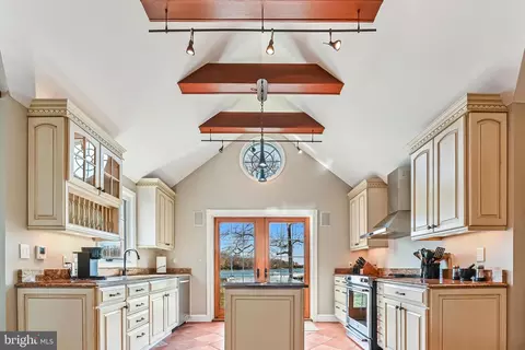 Kitchen - 3528 S River Ter, Edgewater, MD 21037 photo 1 of 4