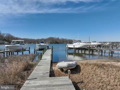 View/Area - 3528 S River Ter, Edgewater, MD 21037 photo 1 of 12