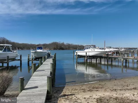 View/Area - 3528 S River Ter, Edgewater, MD 21037 photo 3 of 12