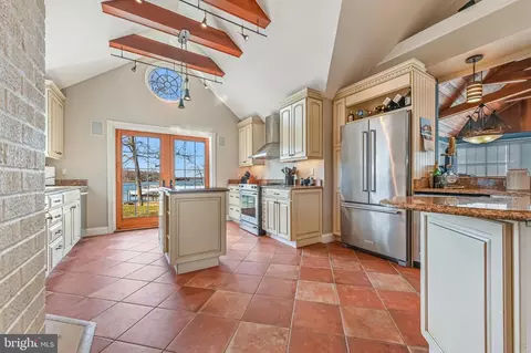 Kitchen - 3528 S River Ter, Edgewater, MD 21037 photo 2 of 4